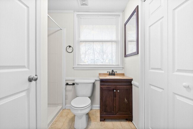 Building Photo - 2522 Timberwood Dr
