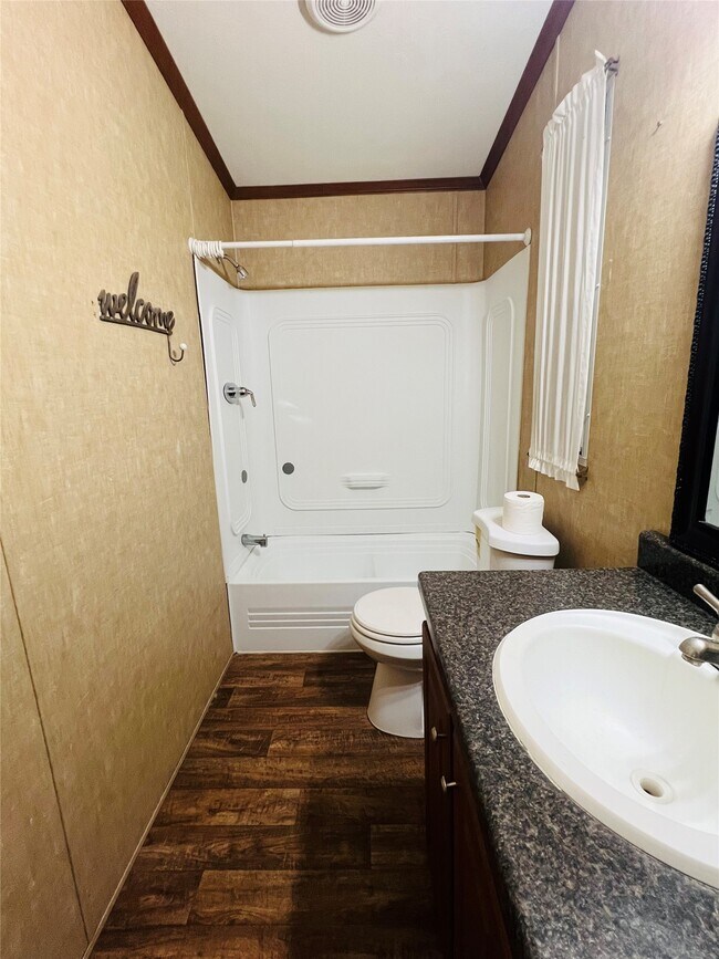 Building Photo - 16381 Hunters Green Dr