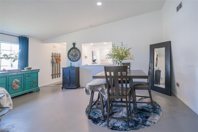 Building Photo - 37340 Derbyshire Dr