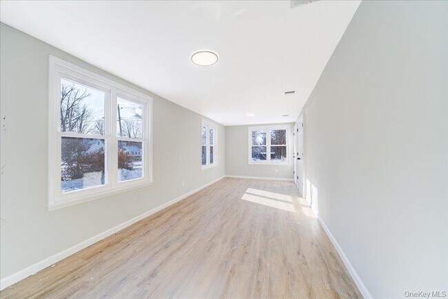 Building Photo - 108 Pine St