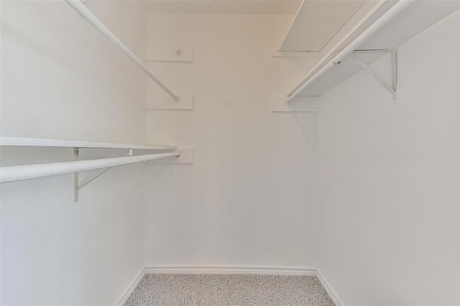 Building Photo - 7003 Huntbrook Dr
