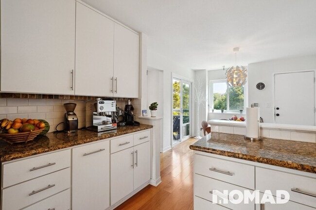 Building Photo - Inviting 4BR Urban Oasis in Central SF – V...