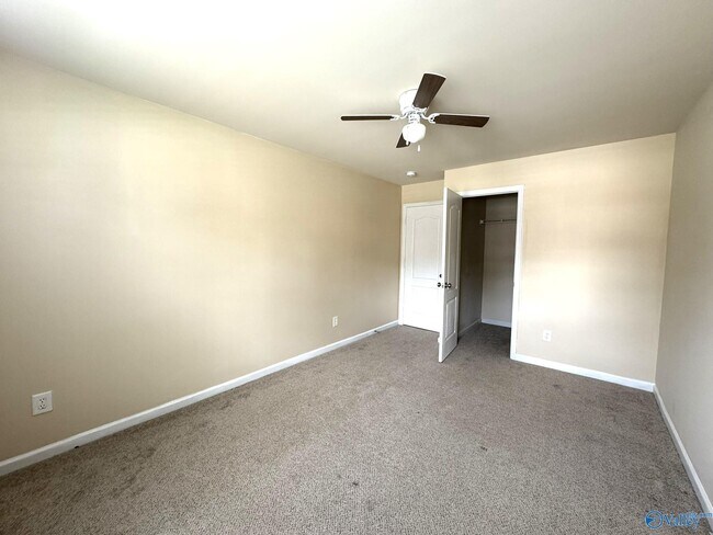 Building Photo - 219 Ivyleaf Dr