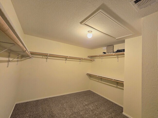 Building Photo - 2405 S Clear Creek Rd