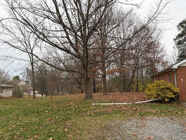 Building Photo - Solid Brick Rancher in Greencastle