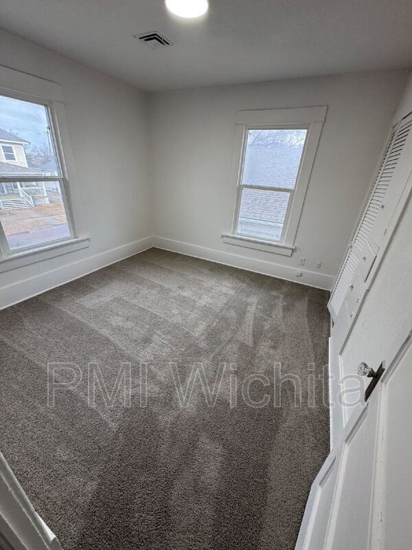 Building Photo - 258 S Poplar St