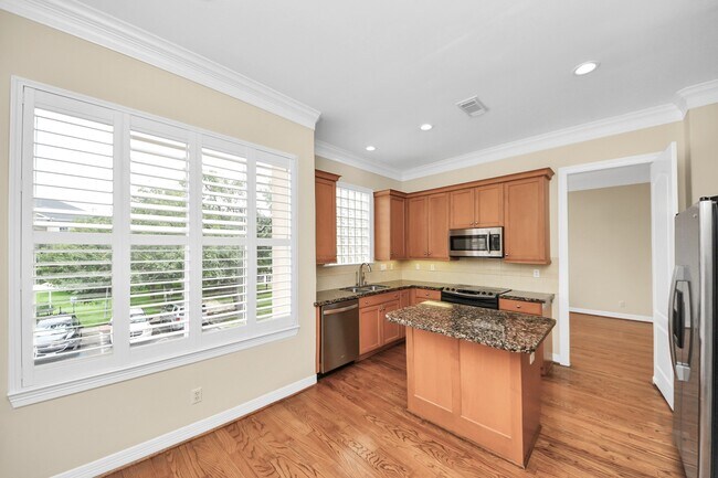 Building Photo - 2930 Brompton Square Dr