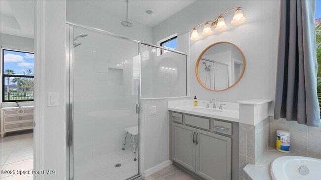 Building Photo - 8032 Mocan Ct