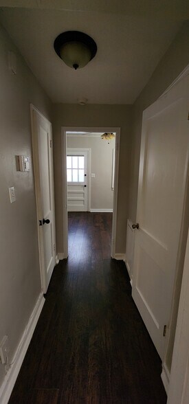 Hallway view towards living room - 415 Willow Ln