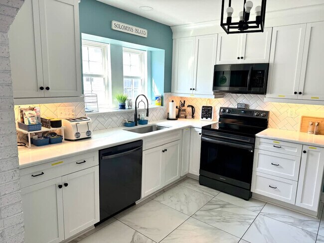 Building Photo - 14386 Calvert St