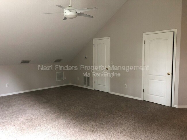 Building Photo - 12857 Chets Creek Dr N