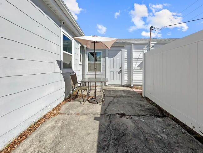 Building Photo - 5408 5th Ave N