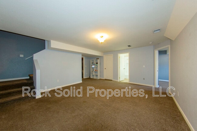 Building Photo - 521 Queens Rd