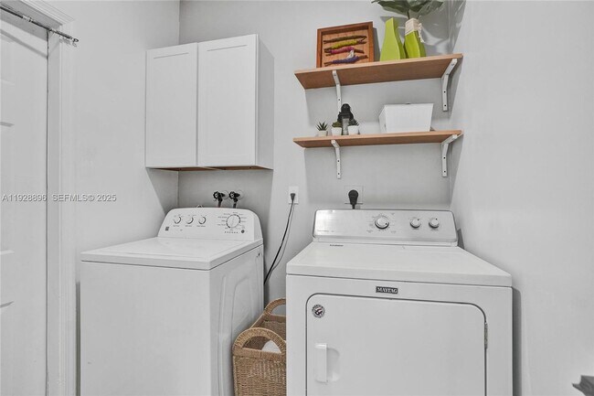 Building Photo - 1381 Sago Ln