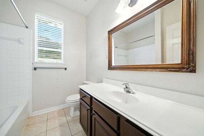 Building Photo - 1626 Maryvale Dr