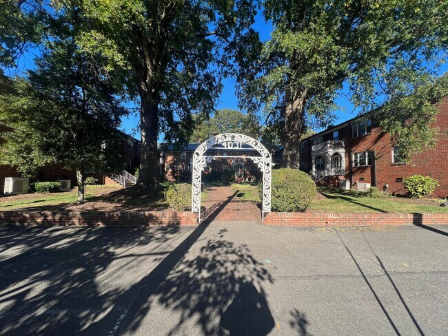 Building Photo - 4031 Sharon Court