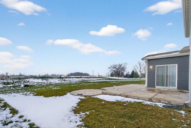 Building Photo - Welcome to this stunning 4-bedroom, 2.5-bathroom home located in the desirable Westfield, IN.