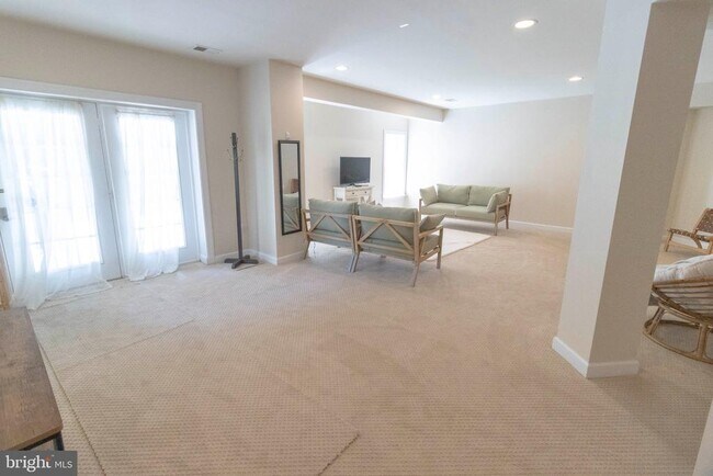 Building Photo - 3624 Stonewall Manor Dr
