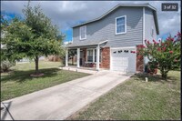Building Photo - 3 Bed 1/2 Bath with Large Yard