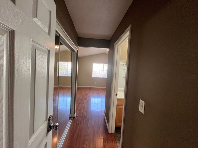 Building Photo - Prime Petaluma 3-Bedroom, 2.5-Bath Home Ne...