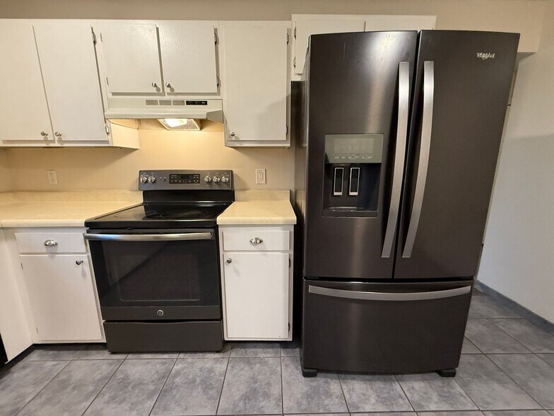 Building Photo - 6316 High Point Run