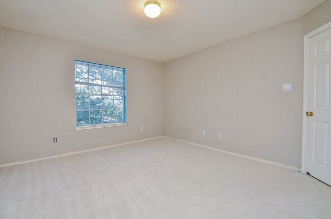 Building Photo - 2803 Norwood Hills Dr