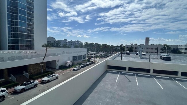 Building Photo - 2899 Collins Ave