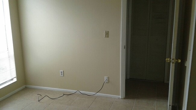 Building Photo - 3285 Split Willow Dr