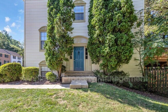 Primary Photo - 5743 Burke Towne Ct