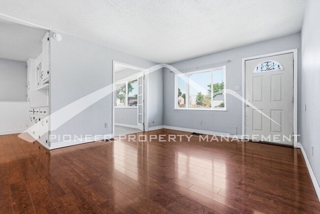 Building Photo - Spacious Home with Office and Fenced Yard