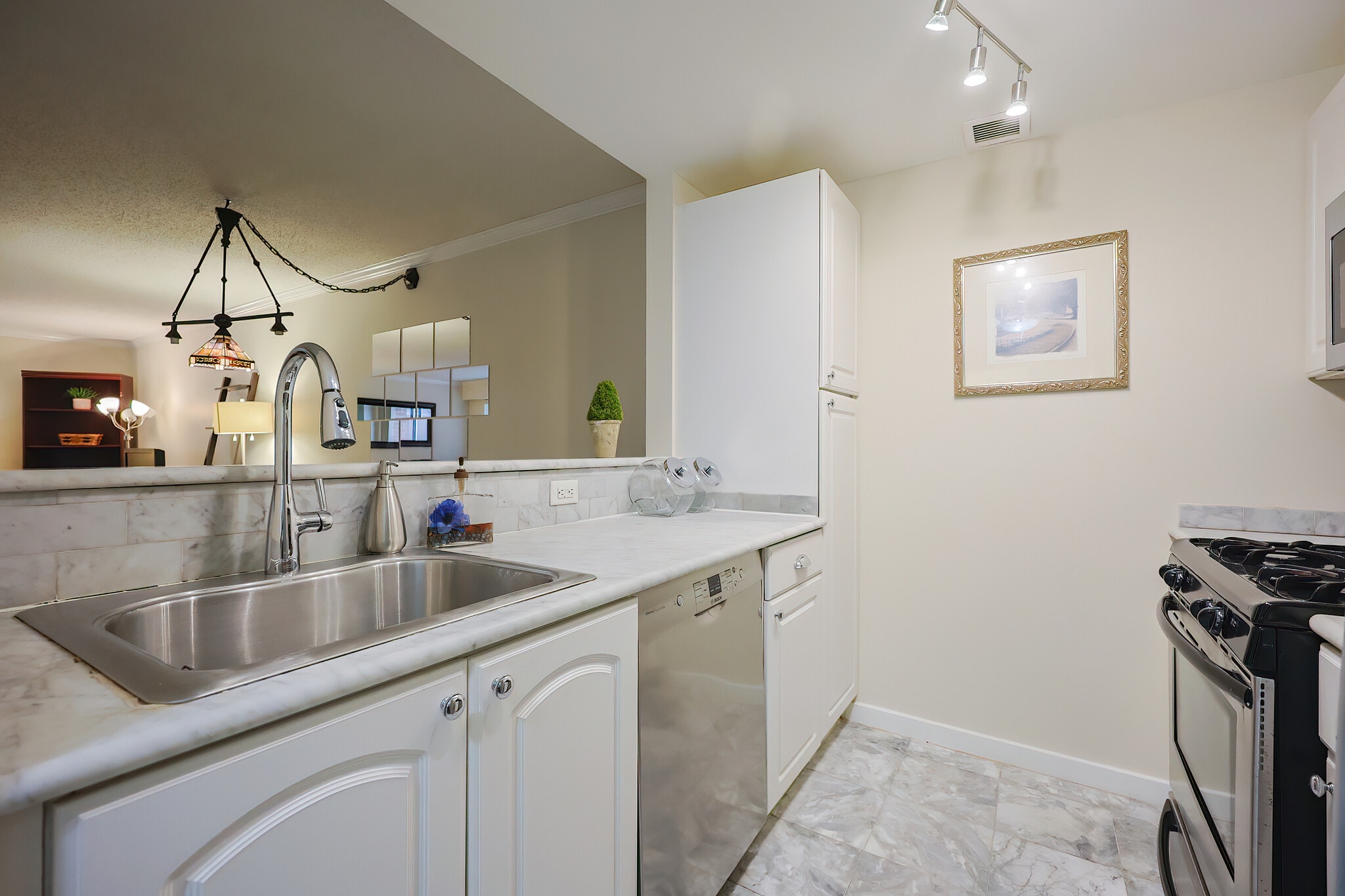 Building Photo - 15 North Beacon St