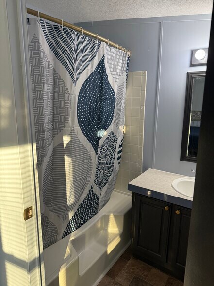 Building Photo - 700 S Clyde St