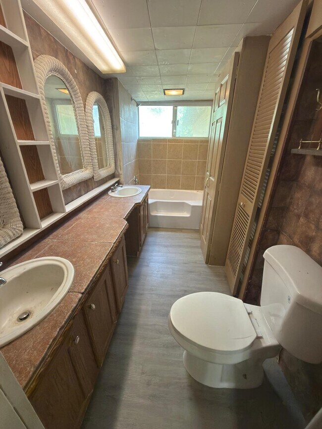 Building Photo - 109 Birchwood Dr