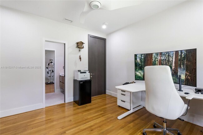 Building Photo - 8941 SW 65th Ct