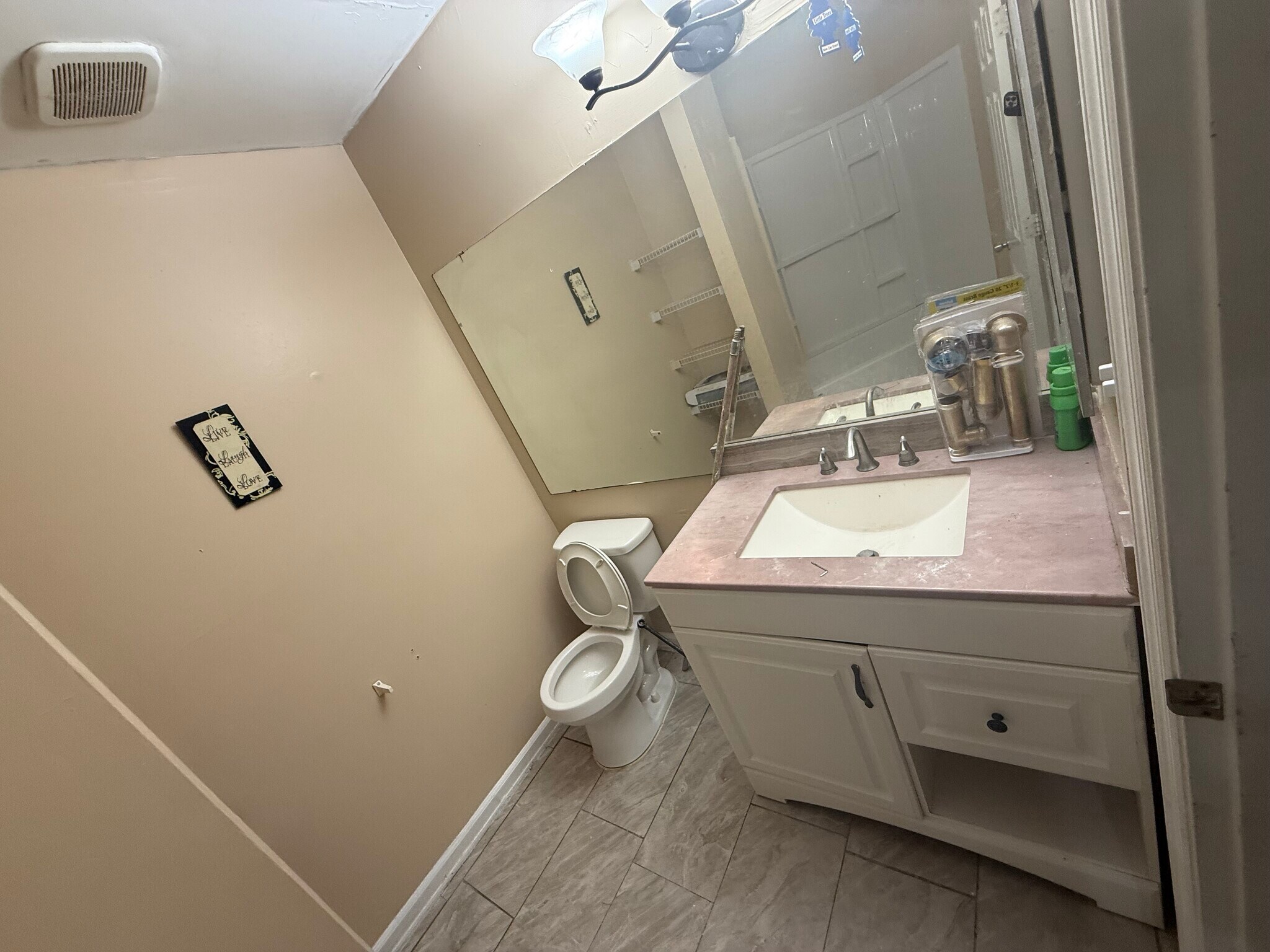 Building Photo - 606 Ridge Creek Dr