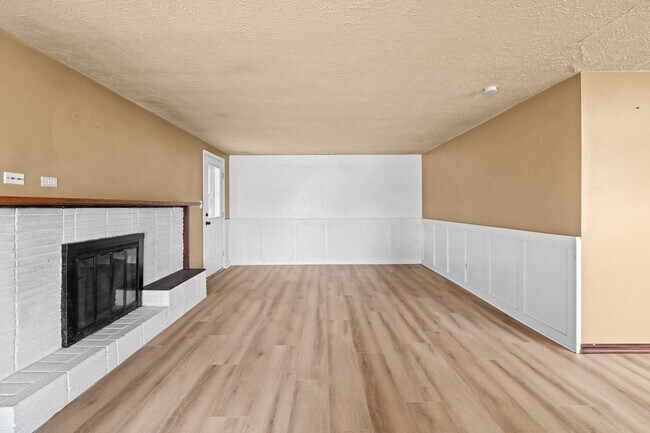 Building Photo - South Hill cute 2 Bed 1 Bath rancher with covered entertaining patio - Coming Soon 9/23