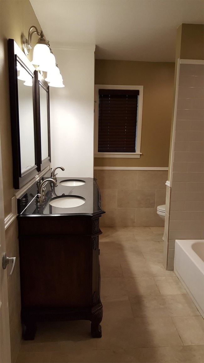 Building Photo - 705 Alabama St