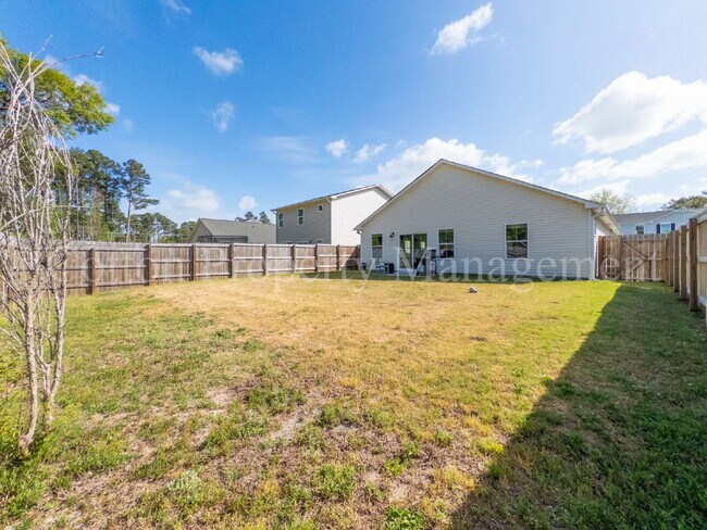 Building Photo - 3083 Day Dream Ln