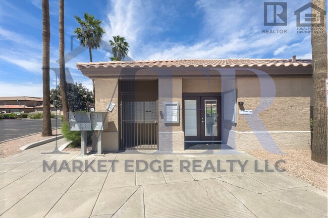 Building Photo - 2Bed/2Bath Furnished Condo in Superstition Springs -- Golf Course Views! -- 2 Car Garage!