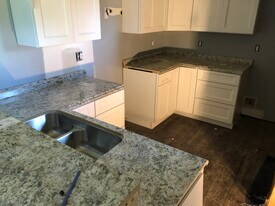 Building Photo - 5311 Goldenrod Dr