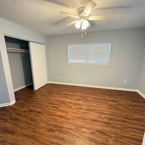 Building Photo - 733 Oleander Dr SE