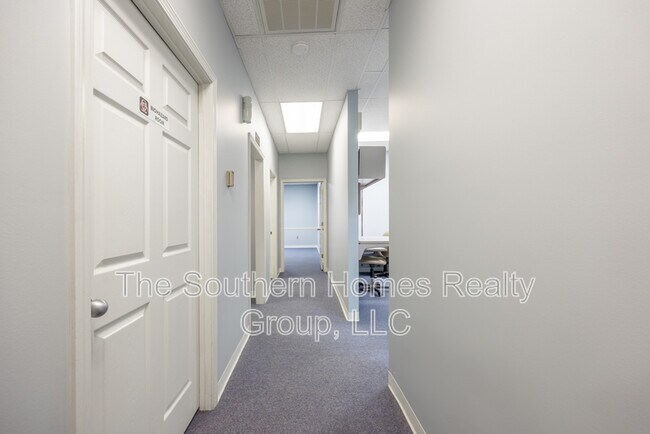 Building Photo - 305 Grady Rd