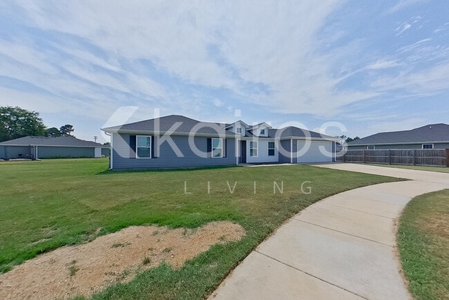 Building Photo - 202 Fieldstone Cir