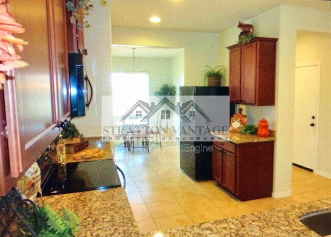 Building Photo - 24531 W Mobile Ln