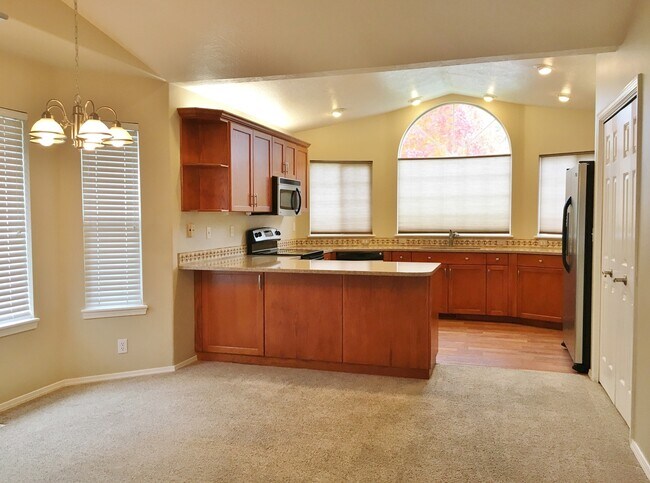Building Photo - Beautiful 3 bed 2 bath home in a quiet cul-d-sack in downtown Eagle off Palmetto Ave