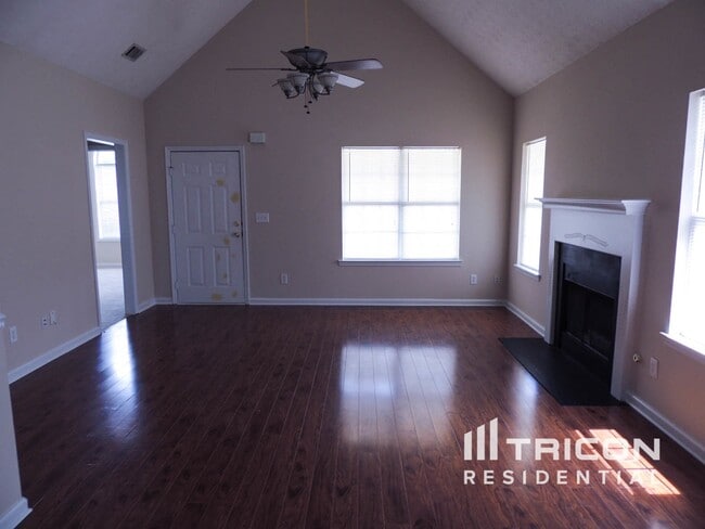 Building Photo - 99 Floresta Dr