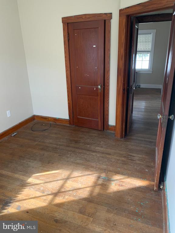 Building Photo - 764 Buchanan Trail E