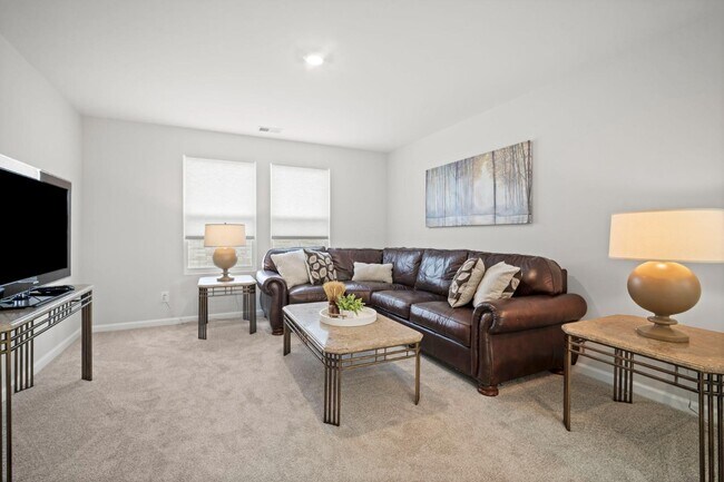 Building Photo - 567 Dreher Dr
