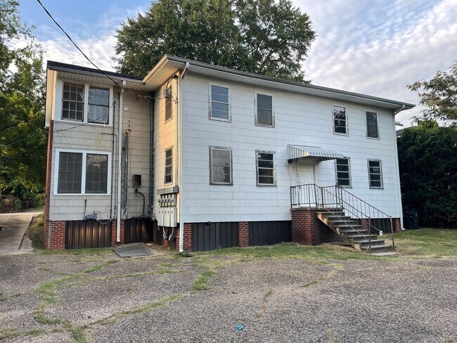 Primary Photo - Just Remodeled 2 Bed, 1 Bath Home