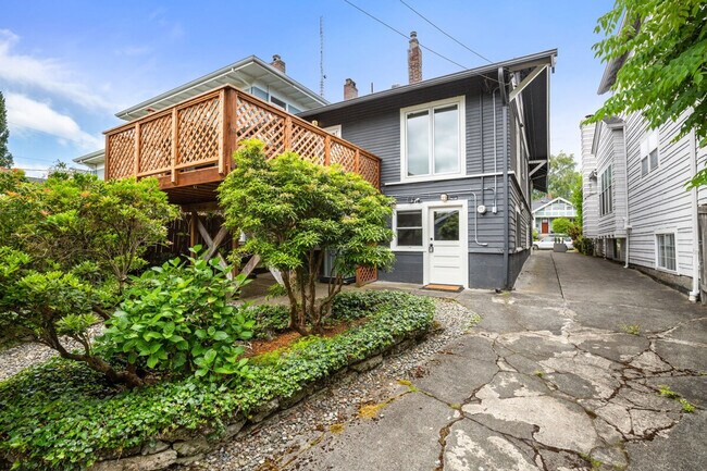 Building Photo - 1706 Warren Ave N